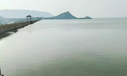 மேட்டூர் அணைக்கு நீர்வரத்து 879 கன அடியாக சரிவு