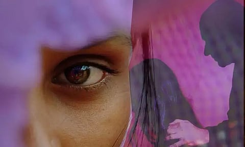 மகளிடம் அத்துமீறிய தந்தை...! திருமணம் செய்து கொடுத்தும் விடவில்லை...! கணவர் என்ன செய்தார் தெரியுமா...?