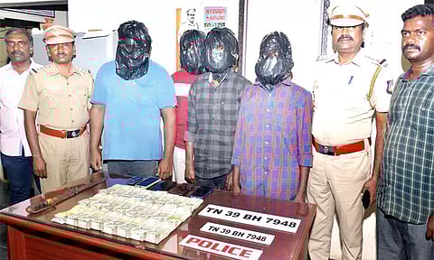 திருப்பூரில் கடை உரிமையாளரை தாக்கி ரூ.16 லட்சம் கொள்ளை: பெண் போலீசின் கணவர் உள்பட 6 பேர் கைது - ரூ.11¾ லட்சம் மீட்பு