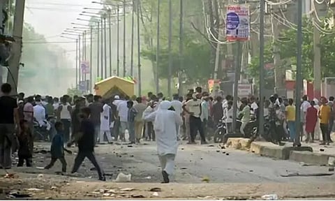 அரியானா குருகிராம் பகுதியில் மீண்டும் வன்முறை: பலி எண்ணிக்கை 5 ஆக உயர்வு; முதல்-மந்திரி அவசர ஆலோசனை