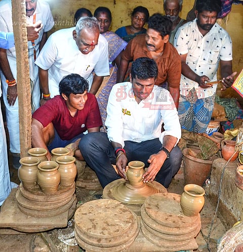 "மத்திய அரசு ஒதுக்கிய ரூ.3 ஆயிரம் கோடியை உரிமைத்தொகை திட்டத்துக்கு மாற்றியுள்ளனர்"