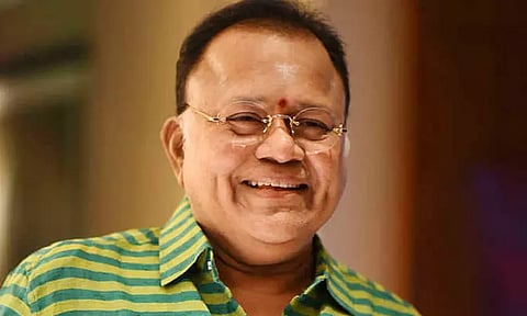 சக நடிகர்கள் மீது ராதாரவி வருத்தம்