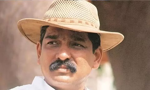 4 தேசிய விருதுகளை வென்ற பிரபல கலை இயக்குனர் தூக்கு போட்டு தற்கொலை