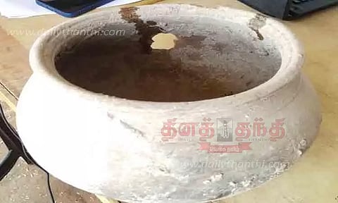 விஜயகரிசல்குளம் அகழாய்வில் கண்டெடுத்த பழங்கால பொருட்கள்