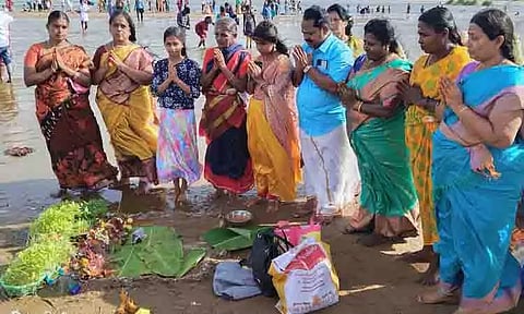 கரூர் மாவட்டத்தில் ஆடிப்பெருக்கு விழா கோலாகலம்