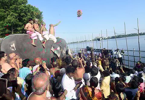 காவிரி தாய்க்கு சீர்கொடுத்த நம்பெருமாள்