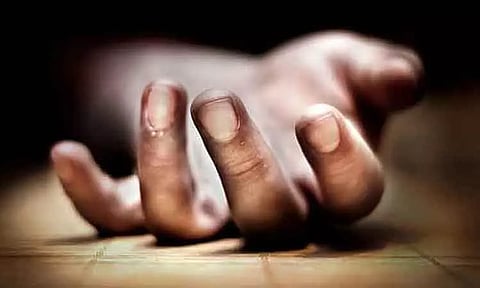 கிணற்றில் தொழிலாளி பிணம்