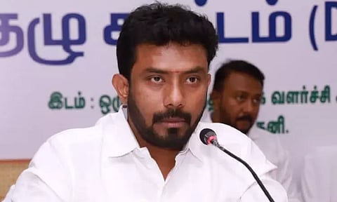 தேனி எம்.பி ரவீந்திரநாத் வெற்றி செல்லாது என்ற தீர்ப்புக்கு சுப்ரீம் கோர்ட் இடைக்கால தடை