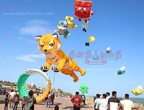 கன்னியாகுமரியில் முதல் முறையாக நடந்தது: சுற்றுலா பயணிகளை கவர்ந்த காற்றாடி திருவிழா;அமைச்சர் மனோ தங்கராஜ் தொடங்கி வைத்தார்