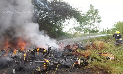 70 இருசக்கர வாகனங்கள் எரிந்து நாசம்
