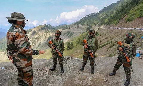 முப்படைகளில் 11 ஆயிரம் பெண்கள் மக்களவையில் மத்திய மந்திரி தகவல்