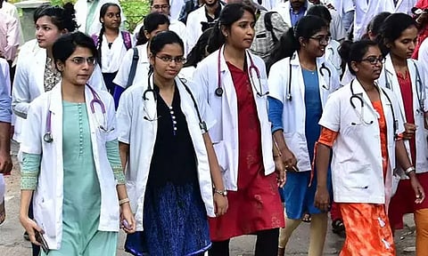 7.5% இடஒதுக்கீட்டில் சேருவோரிடம் கட்டணம் வசூலிக்கக் கூடாது