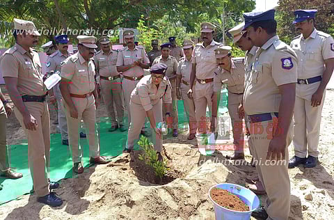 ஆற்காடு தாலுகா போலீஸ் நிலையத்தில் சூப்பிரண்டு ஆய்வு