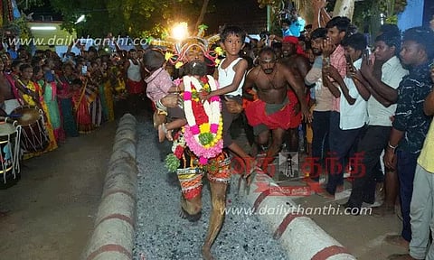 சுடலை மகாராஜா கோவிலில் பூக்குழி திருவிழா