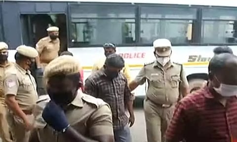 சாத்தான்குளம் வழக்கு: உடல்களில் இருந்த காயங்களே இருவரின் உயிரிழப்புக்கு காரணம் - எய்ம்ஸ் மருத்துவர் சாட்சியம்