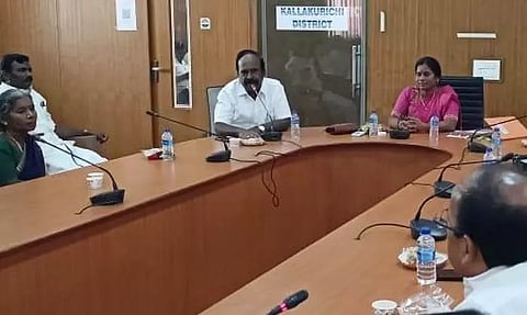 வளர்ச்சி திட்டப்பணிகளை விரைந்து முடிக்க வேண்டும்