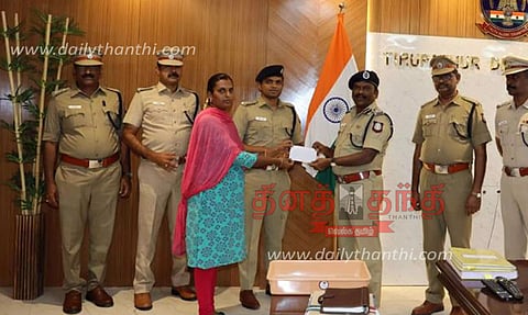 சிறப்பாக பணியாற்றிய போலீசாருக்கு பரிசு -டி.ஐ.ஜி. வழங்கினார்