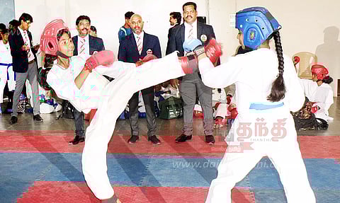 மாநில அளவிலான கராத்தே போட்டி: கோவை மாவட்ட அணி ஒட்டுமொத்த சாம்பியன்