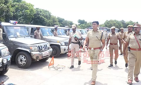 நாகையில் போலீசாரின் வாகனங்கள் ஆய்வு