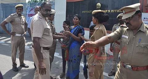 சேலம் கலெக்டர் அலுவலகத்தில்குழந்தைகளுடன் பெண் தீக்குளிக்க முயற்சி