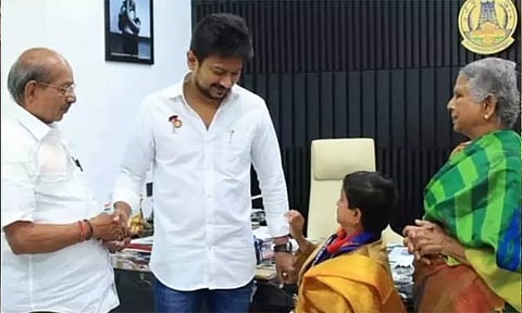 ஜெர்மனியில் நடந்த போட்டியில் வெண்கல பதக்கங்கள் வென்ற சேலம் பெண் மாற்றுத்திறனாளிக்கு அமைச்சர் உதயநிதி ஸ்டாலின் பாராட்டு