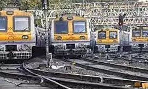 தொழில்நுட்ப கோளாறு: மின்சார ரெயில் சேவை பாதிப்பு