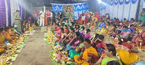 ஓசூர் முத்துமாரியம்மன் கோவிலில் திருவிளக்கு பூஜை