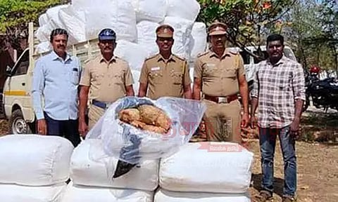 இலங்கைக்கு கடத்த முயன்ற 1,400 கிலோ பீடி இலை பறிமுதல்