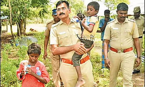 காஞ்சீபுரம் அரசு ஆஸ்பத்திரியில் இருந்து கடத்தப்பட்ட 2 குழந்தைகள் மீட்பு