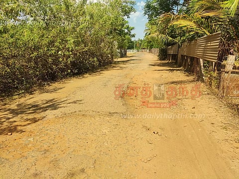 தில்லைவிளாகம்- அரமங்காடு சாலை சீரமைக்கப்படுமா?