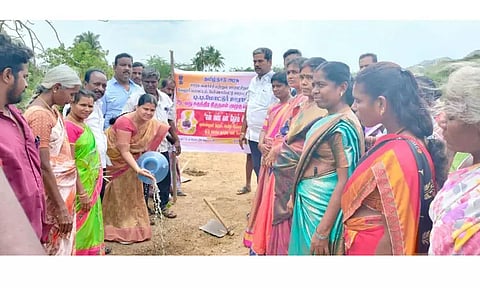 மரக்கன்றுகள் நடும் விழா