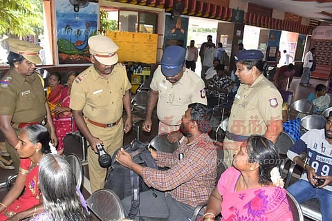 மயிலாடுதுறை ரயில் நிலையத்தில் போலீசார் தீவிர சோதனை