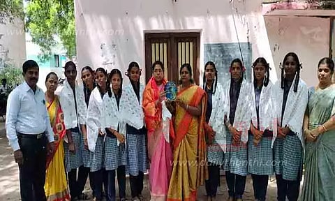 இஸ்ரோ சார்பில் திருமங்கலம் அரசு பள்ளியில் செயற்கைக்கோள் ஆராய்ச்சி கூடம் ஆசிரியர்கள் தகவல்