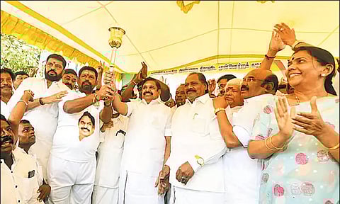 சென்னையில் இருந்து தொடர் ஜோதி ஓட்டம் -எடப்பாடி பழனிசாமி தொடங்கிவைத்தார்