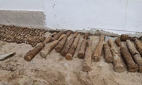 கம்போடியாவில் பள்ளி வளாகத்தில் கண்ணிவெடி கண்டெடுக்கப்பட்டதால் பரபரப்பு