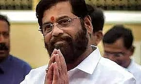 இர்சல்வாடியில் மீட்பு பணியில் ஈடுபட்ட தானே தீயணைப்பு படையினருக்கு ஷிண்டே பாராட்டு