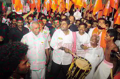 பிரதமர் மோடியை எதிர்ப்பதாக கூறிதமிழக விவசாயிகளின் உரிமைகளை முதல்-அமைச்சர் மு.க.ஸ்டாலின் விட்டு கொடுக்கிறார்