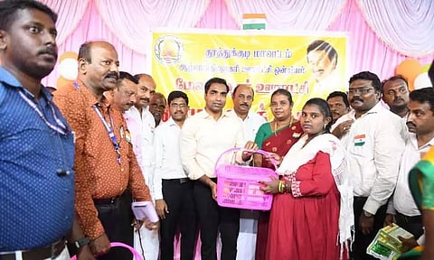 அனைத்து கிராமங்களிலும் சாதி தெருக்களுக்கு தேசிய தலைவர்கள் பெயரை சூட்ட வேண்டும்:கலெக்டர் செந்தில்ராஜ் அறிவுறுத்தல்