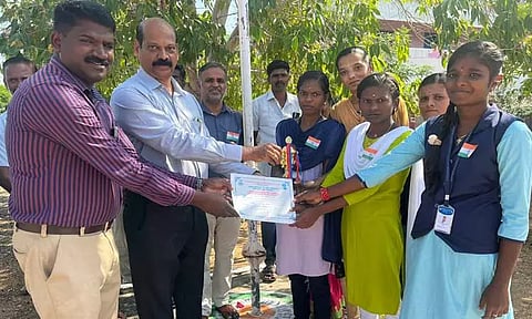 மனோ கல்லூரியில் சுதந்திர தினவிழா:போட்டியில் வெற்றிபெற்றமாணவ, மாணவியருக்கு பரிசு