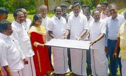 வணிக நிறுவனங்களில் தமிழில் பெயர் பலகை வைக்காவிட்டால் நடவடிக்கை