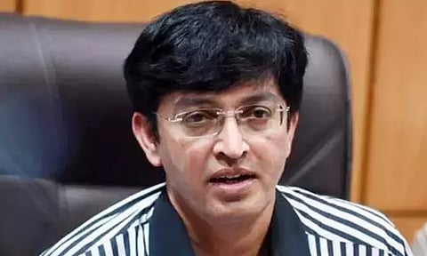 வடகிழக்கு பருவமழை அதிகாரிகள் திட்டமிட்டு பணியாற்ற வேண்டும் -கமிஷனர் ராதாகிருஷ்ணன்