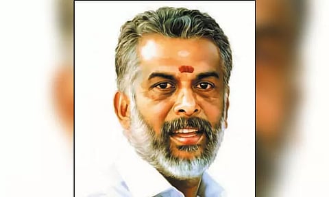 அ.தி.மு.க. முன்னாள் ஊராட்சி மன்ற தலைவர் வெட்டிக்கொலை - 6 பேர் கொண்ட கும்பல் வெறிச்செயல்