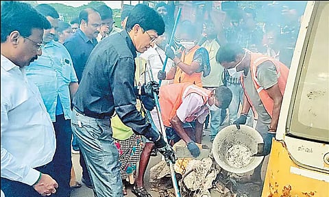 போக்குவரத்துக்கு இடையூறாக உள்ள பயன்பாடற்ற கார்கள் அப்புறப்படுத்தப்படும் - மாநகராட்சி கமிஷனர் ராதாகிருஷ்ணன்