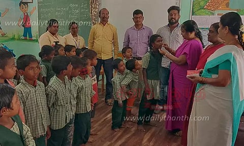 பள்ளி மாணவர்களுக்கு குடற்புழு நீக்க மாத்திரை