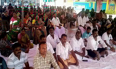 திருச்செந்தூர்: அமலி நகர் மீனவர்களின் தொடர் வேலை நிறுத்தப் போராட்டம் வாபஸ்