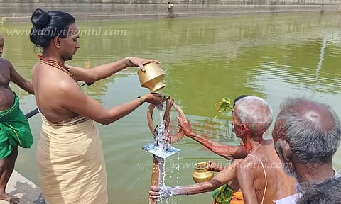 சுவேதாரண்யேஸ்வரர் கோவிலில் தீர்த்தவாரி