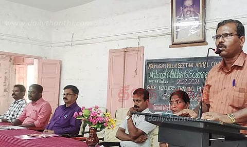 ஆசிரியர்களுக்கான வழிகாட்டி பயிற்சி முகாம்