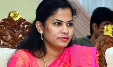 அரசு பள்ளி ஆசிரியர்களுக்கு கல்விச்சுற்றுலா மேயர் பிரியா கொடியசைத்து அனுப்பிவைத்தார்