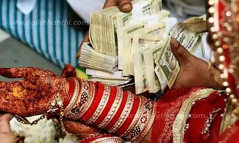 வரதட்சணை கேட்டு பெண்ணுக்கு மிரட்டல்