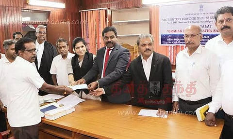 நுகர்வோர்களுக்கு ரூ.20 லட்சம் இழப்பீடு